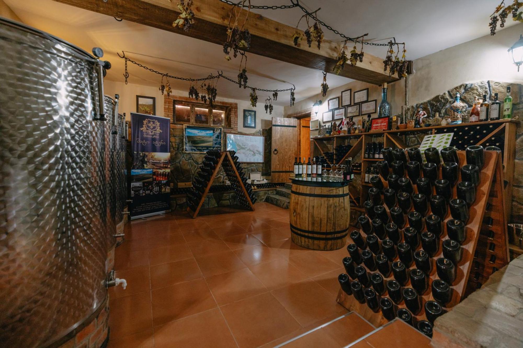 Chateau Ateni Cottages Гори Экстерьер фото